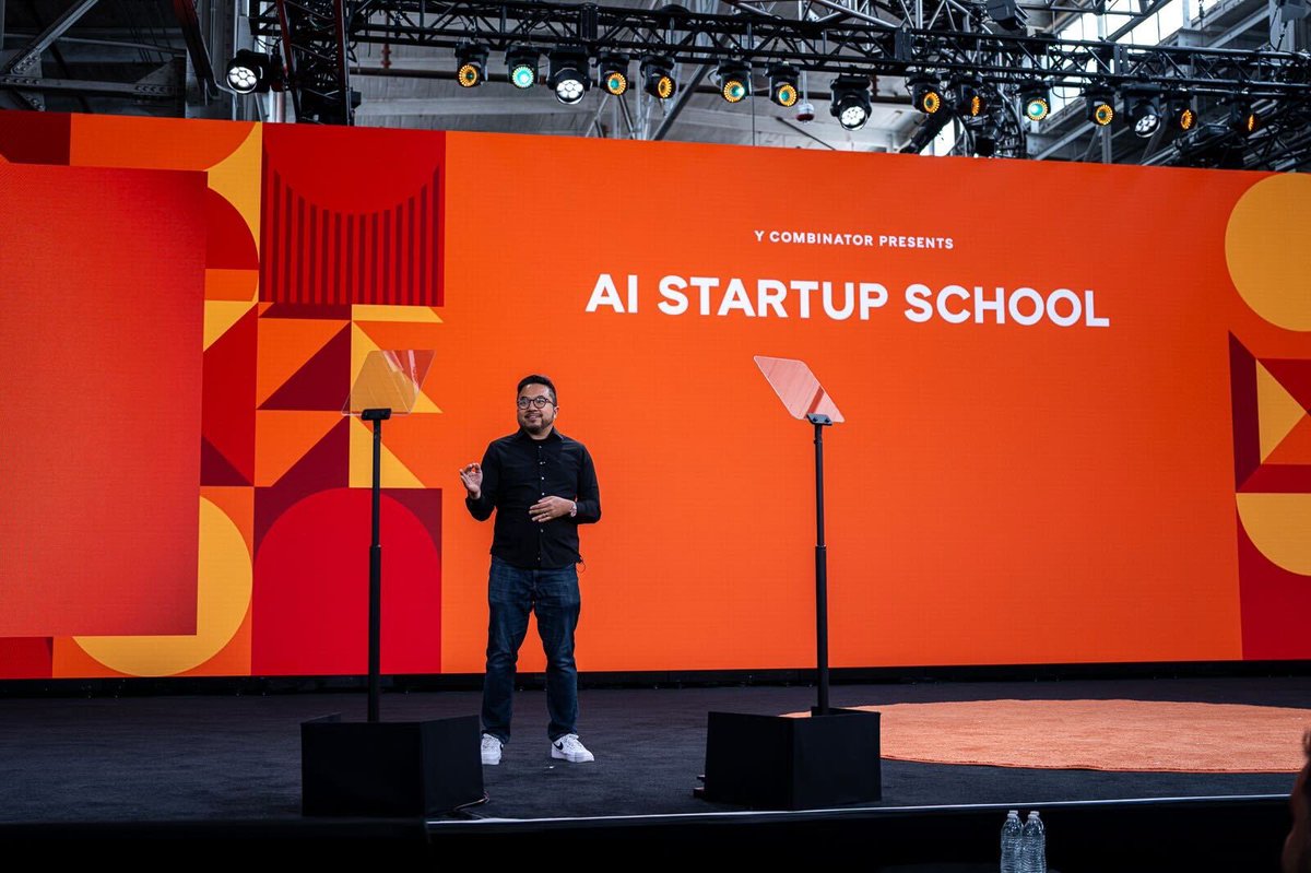 Y Combinator tweet media