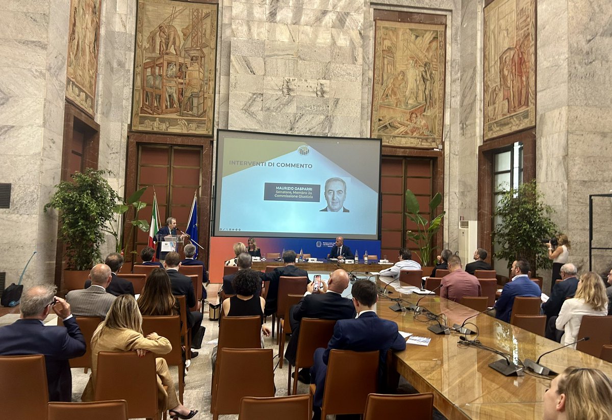 gasparripdl's tweet photo. Intervenendo alla presentazione del nuovo rapporto #OPTIME, ho ribadito la necessità di regole comuni #fiscali perché il vero tema è la parità nella #competizione. Siamo stanchi di chi altera le #regole del mercato e danneggia i #consumatori, come i giganti del web. https://t.co/FTGuP6RxmU