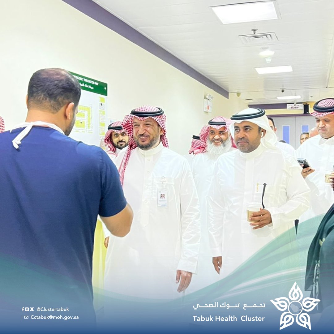 #خبـر ||📸

حرصًا على دعم الكوادر وتحسين الخدمات؛ زار الرئيس التنفيذي المكلف لـ #تجمع_تبوك_الصحي د. ماهر الدخيل مستشفى ضباء العام، واطّلع على سير العمل، مؤكدًا أهمية تعزيز الكفاءة التشغيلية والارتقاء بتجربة المستفيدين.