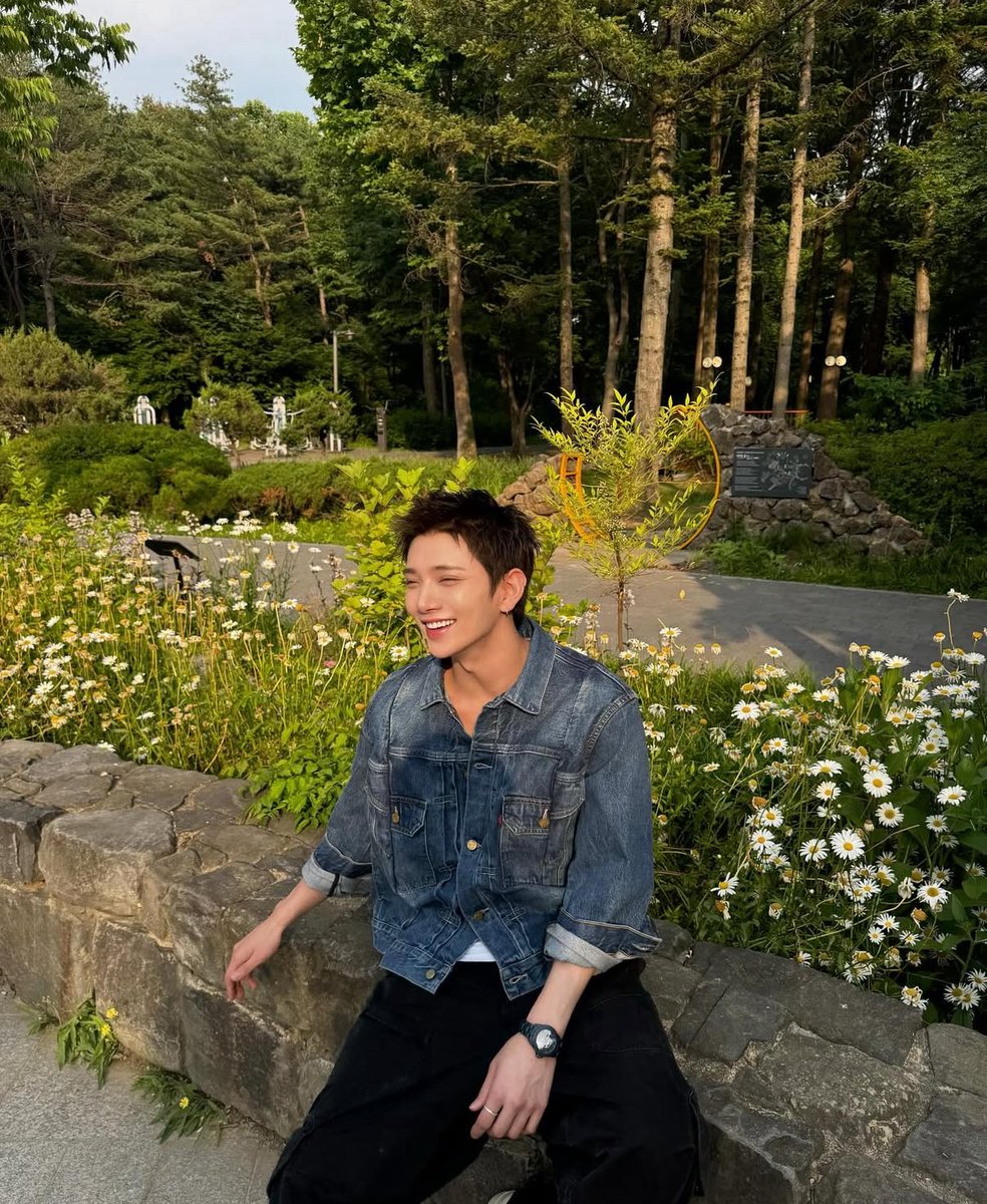 softie_scr's tweet photo. Iɴsᴛᴀɢʀᴀᴍ   

@/stay_with_hunter  

“ feeling myself surrounded by nature ”
📸 : @GHOSCRT_ 

♡...        ✎... https://t.co/46hGKhRh1a