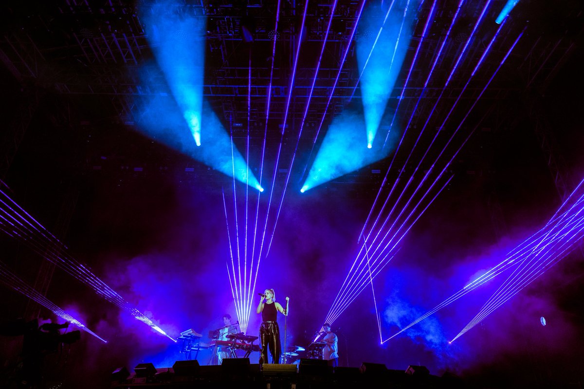 londongrammar's tweet image. We had a blast headlining the beautiful @lidofestival ! Thanks for singing along with us on a sunny Sunday evening ☀️
We love you London 🤍
📸 @madison__phipps