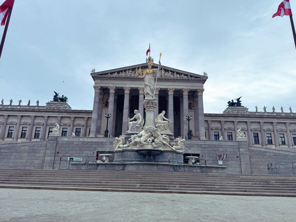 Jenn! 🐬 tweet media