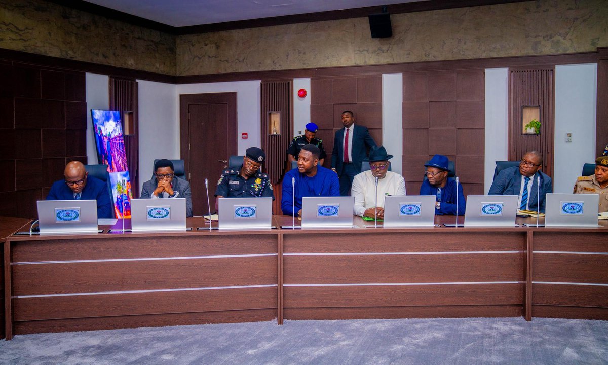 Today, I inaugurated the Edo State Boundary Committee to proactively address land and boundary disputes threatening peace and development across our state.

These issues, whether between local governments or with neighboring states—have disrupted lives and stalled progress. We