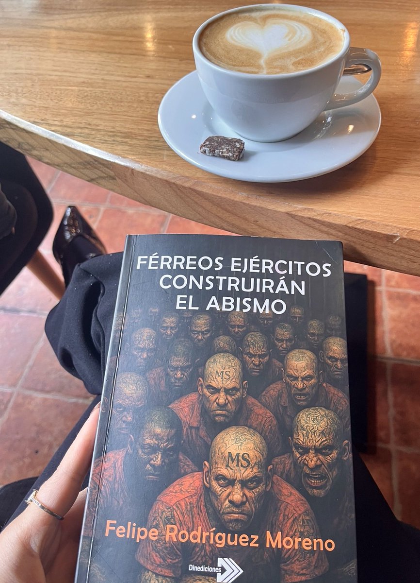 Karla Ulloa Maldonado (@kalulloa) on Twitter photo Unos días asimilando este libro. Análisis profundo sobre víctimas y victimarios, y luego intrigas, de cómo un animal licántropo, no se adelantó como siempre a lo que ocurriría después, y la persona que imaginaba en Clara. Seguro podría existir una segunda parte👏🏻 <a href="/FRM87/">Felipe Rodríguez Moreno</a> Unos días asimilando este libro. Análisis profundo sobre víctimas y victimarios, y luego intrigas, de cómo un animal licántropo, no se adelantó como siempre a lo que ocurriría después, y la persona que imaginaba en Clara. Seguro podría existir una segunda parte👏🏻 <a href="/FRM87/">Felipe Rodríguez Moreno</a>