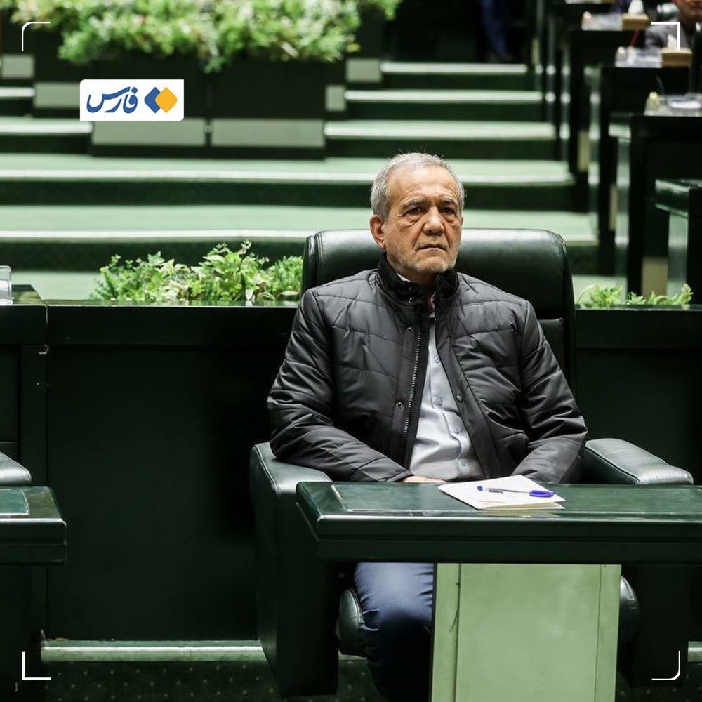 خوش قدم ترین رییس دولت  تاریخ جمهوری عسلامی ! 

 #hitKhamenei