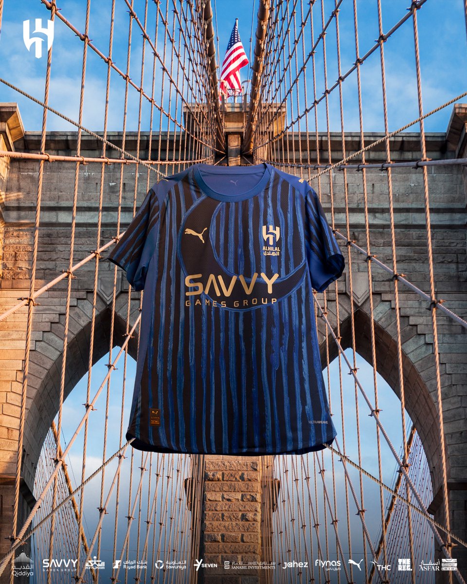 Alhilal_FC's tweet photo. قميص #الهلال في جولة بين المعالم الأمريكية 🤩🇺🇸 https://t.co/l6NMeCOAwD