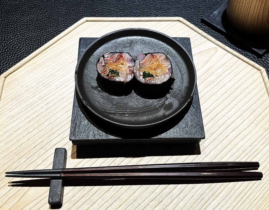 MichelinGuideUK's tweet image. True omakase experience at HOZE Sushiya restaurant by chef José Cerdá

#MICHELINStar #Gothenburg #Goteborg 

New: guide.michelin.com/gb/en/vastra-g…