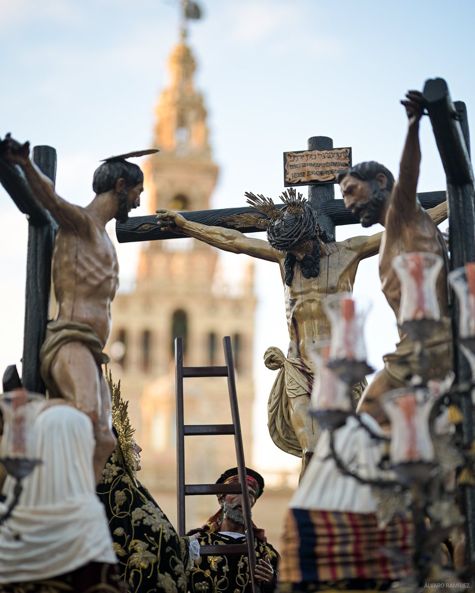 Al Ocaso del Triunfo

<a href="/HdadCarreteria/">Hermandad Carretería</a>
<a href="/lascigarreras/">Las Cigarreras</a>

#SemanaSanta #SemanaSanta2025 #Sevilla #SemanaSantaSevilla