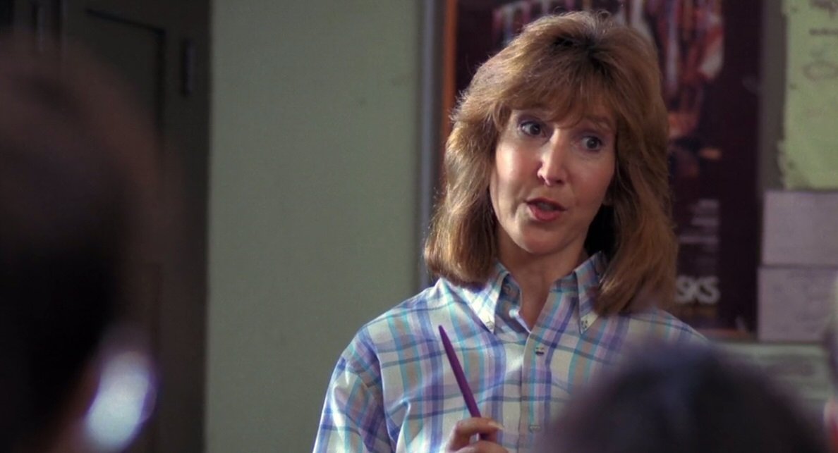 Le hice ver la primera de Freddy a mi sobrino. Le gustó porque aparece la viejita de Insidious.