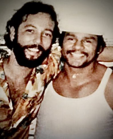 Rubén Blades (@rubenblades) on Twitter photo Un abrazo y felicitaciones al amigo <a href="/robertoduranbox/">Roberto Durán</a> , que hoy celebra un año más de vida. ¡Qué cumplas muchos más Campeón!
Rubén Un abrazo y felicitaciones al amigo <a href="/robertoduranbox/">Roberto Durán</a> , que hoy celebra un año más de vida. ¡Qué cumplas muchos más Campeón!
Rubén