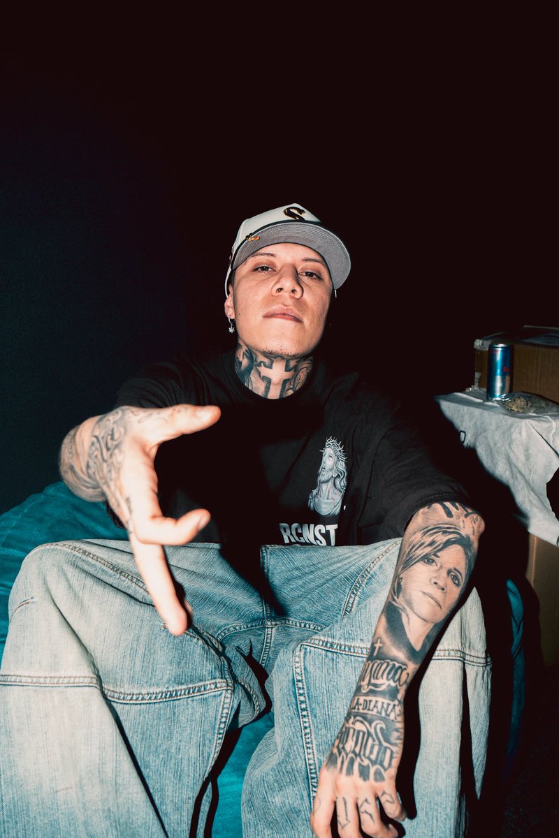 Ando firme, aunque la vida pese. Somos la Santa 😈🔥