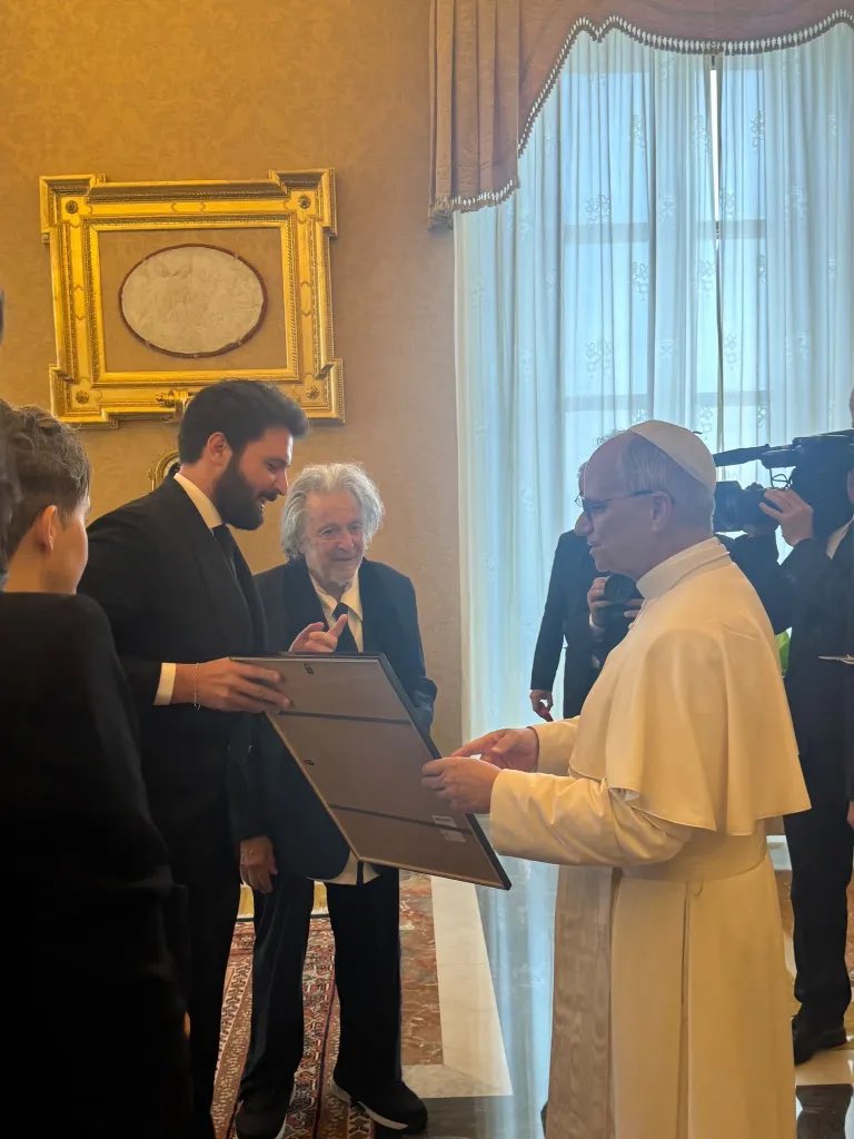 Al Pacino meets Pope Leo XIV at the Vatican
