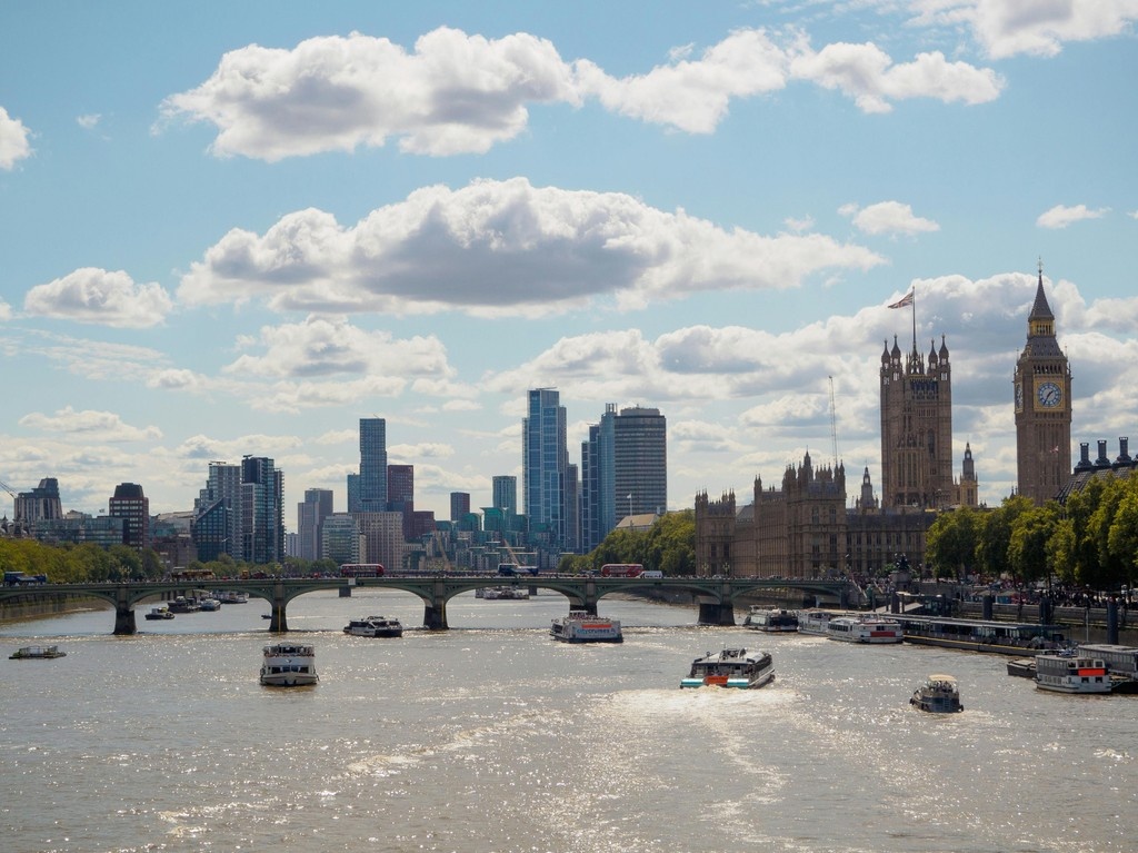 🎭 Our August 2025 Events Guide is now available. Discover a curated selection of London’s finest concerts, exhibitions and festivals to elevate your summer stay. 

Read more: rosl.org.uk/london-events-…

#LondonEvents