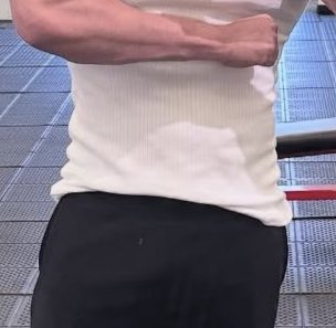 that skinny waist was going NOWHERE