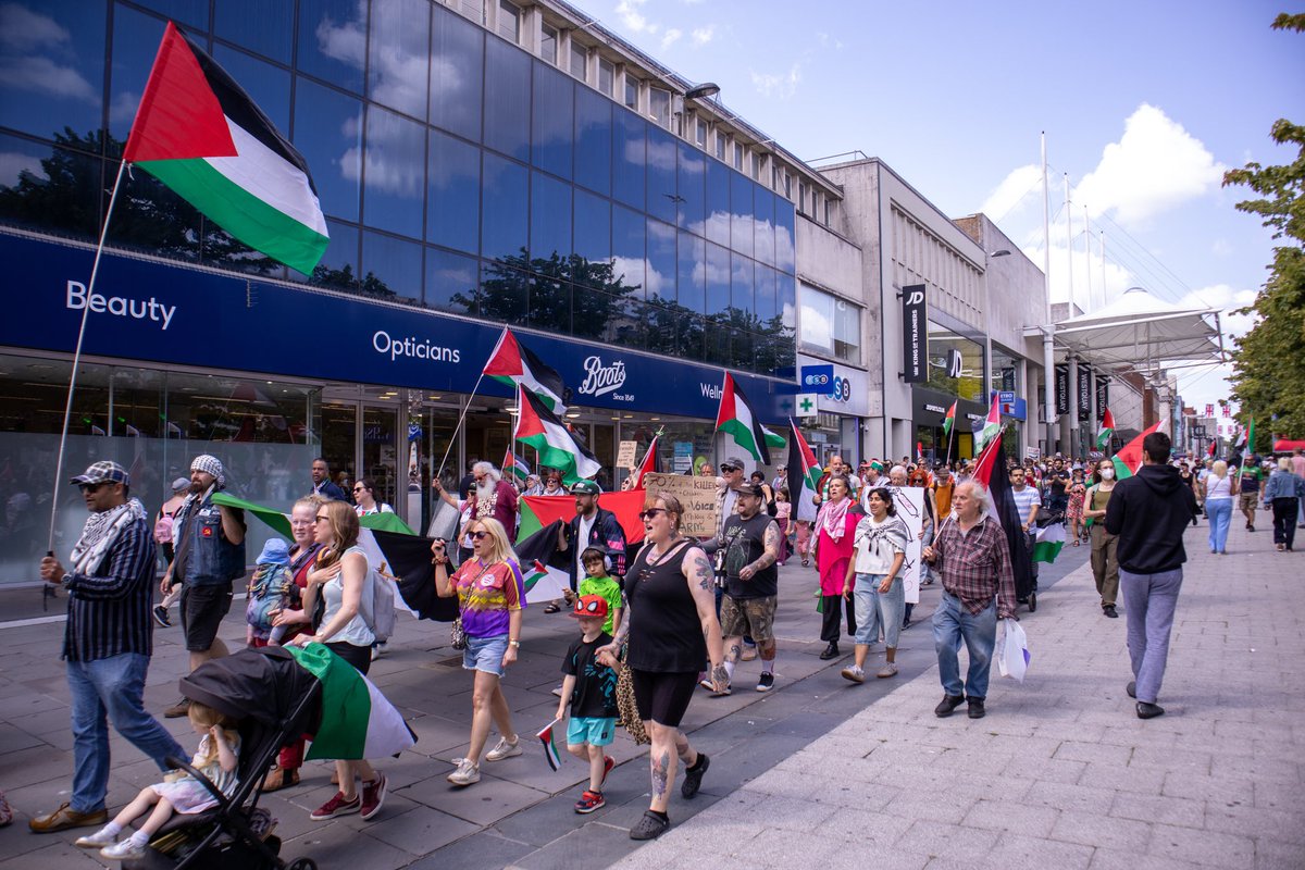 ShutDownLeoSton's tweet photo. A huge well done to everyone who attended and supported our Global March for Gaza in Southampton! What a fantastic turnout - it was heartwarming to see people of all ages, especially the children, standing up for justice and freedom. 1/5 https://t.co/yZZeJQ4s3L