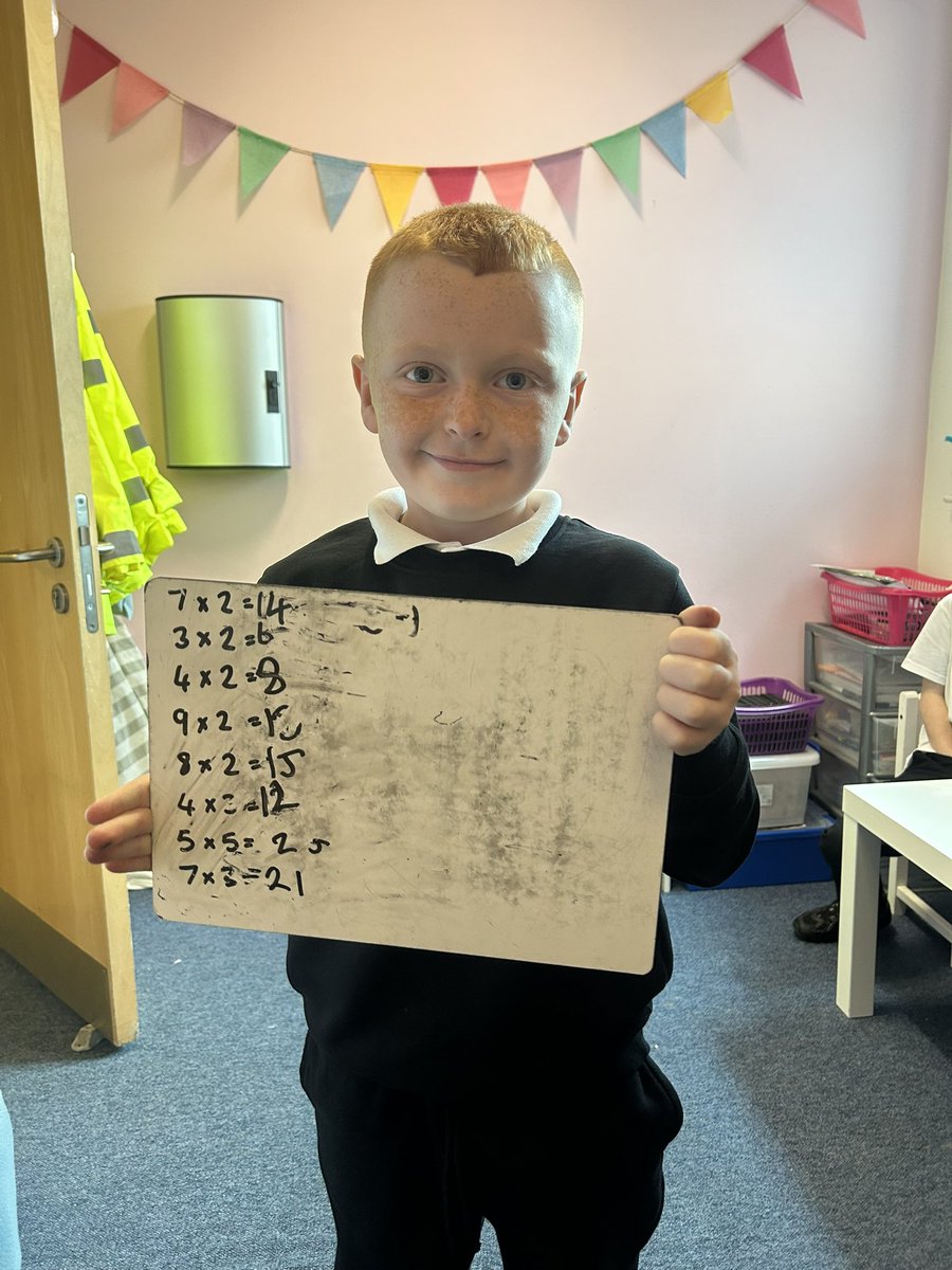 PirieParkPS's tweet image. Super maths from this P2 boy today as he proudly shows off his 2x tables 👏 🌟 #magicmaths