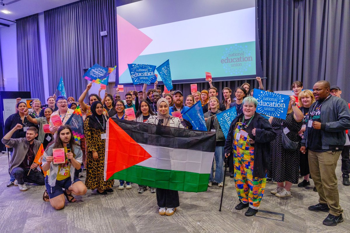 LeanneMohamad's tweet image. This weekend, I had the honour of speaking at the National Education Union’s New and Young Educators Conference (@NEU_NPYW), where I joined a session on the @DisarmEducation campaign. Arms companies should have no place in our colleges and schools.
Join the campaign at:…