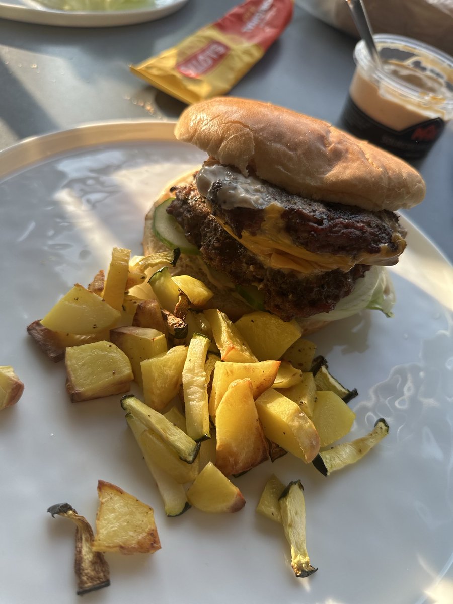 Beautiful evening dear family 🥂☺️