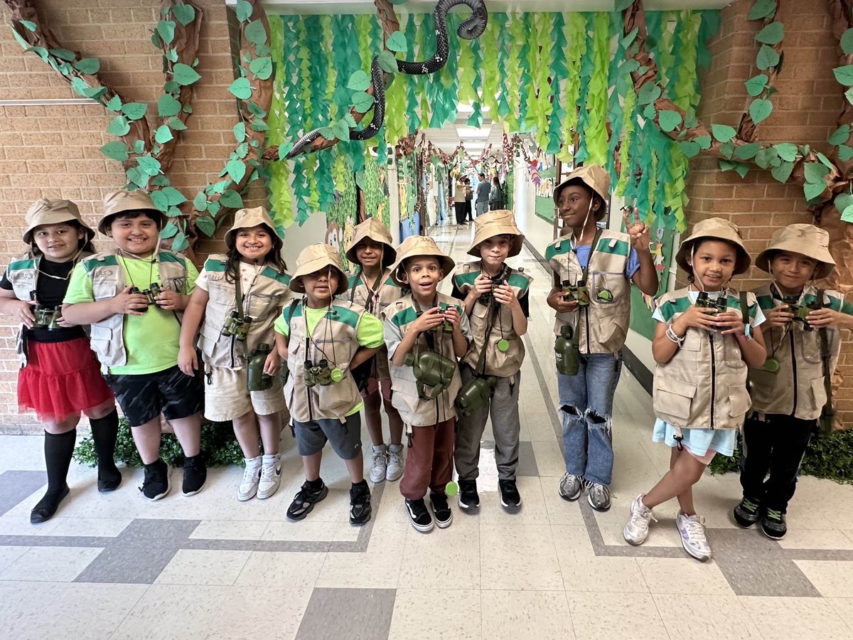 JoeMay_MAS's tweet image. Starting off WEEK 3 strong!! Our student explorers are ready to discover fun learning and enrichment opportunities!!
#SummerCool2025 @DisdELO