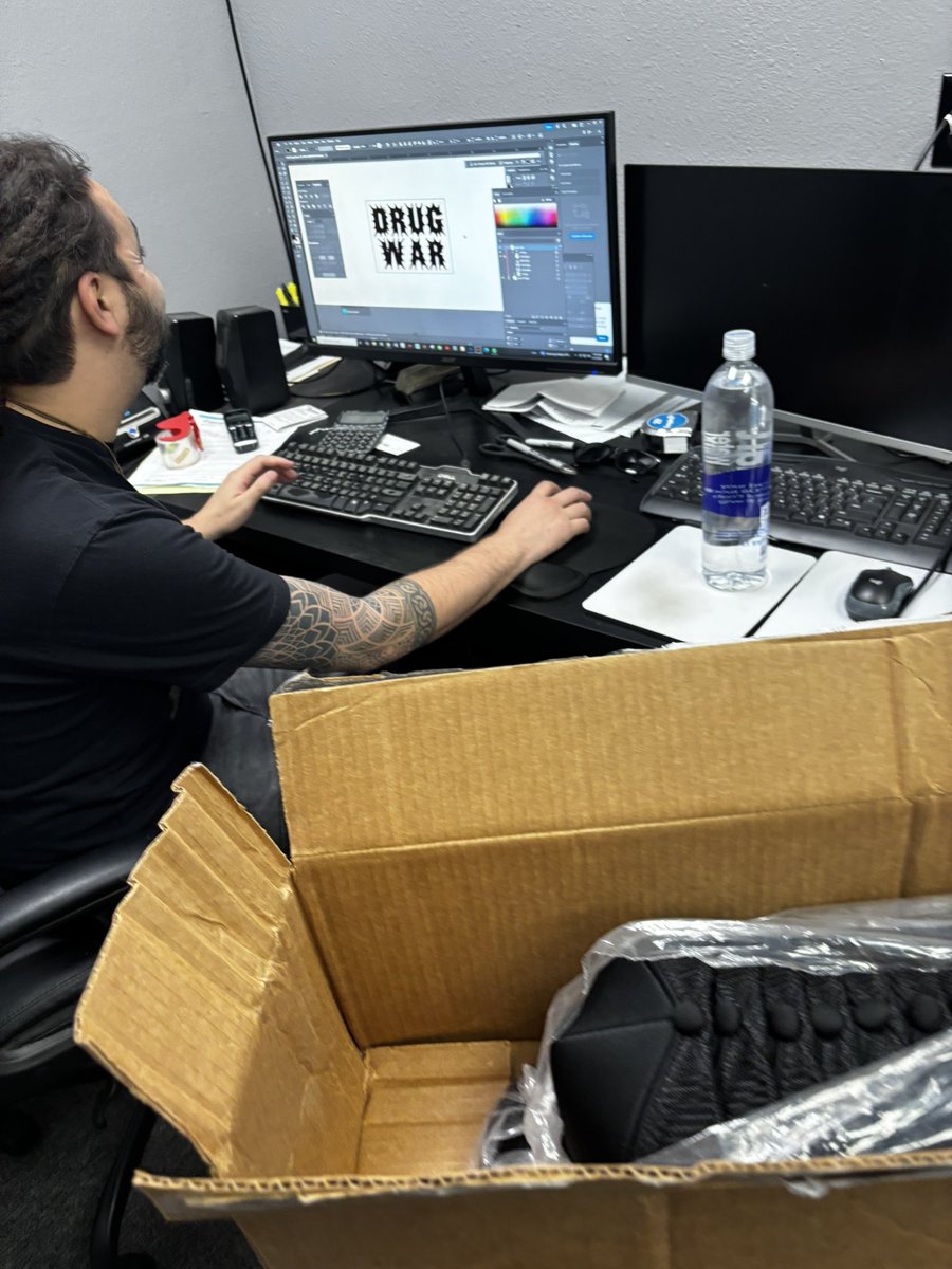 We in the lab 🧪 going crazy and I’m still about to knock out a 8 hour shift lol