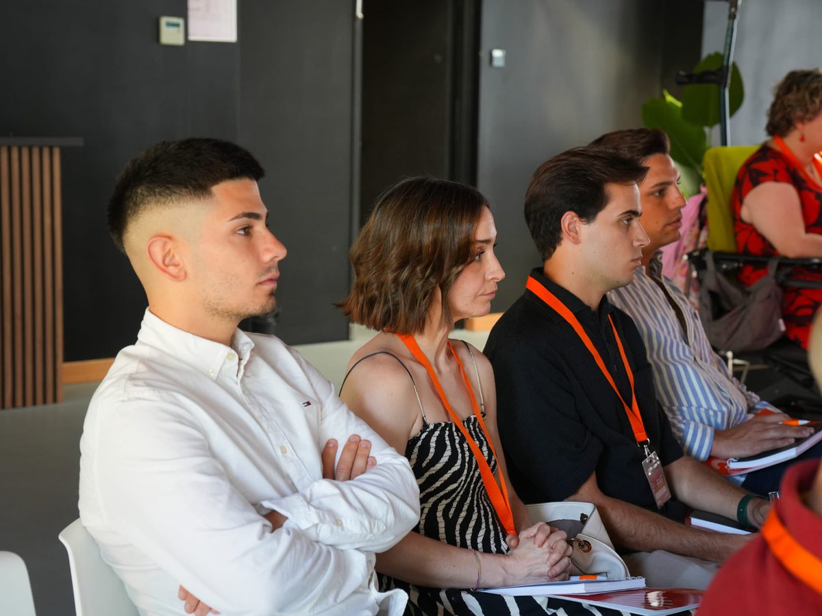 Los representantes de Jóvenes estuvimos arropando a nuestros alcaldes y concejales jóvenes en el evento #2027enMarcha.

Los jóvenes también construimos ciudad: con ideas, propuestas y compromiso 💪🧡