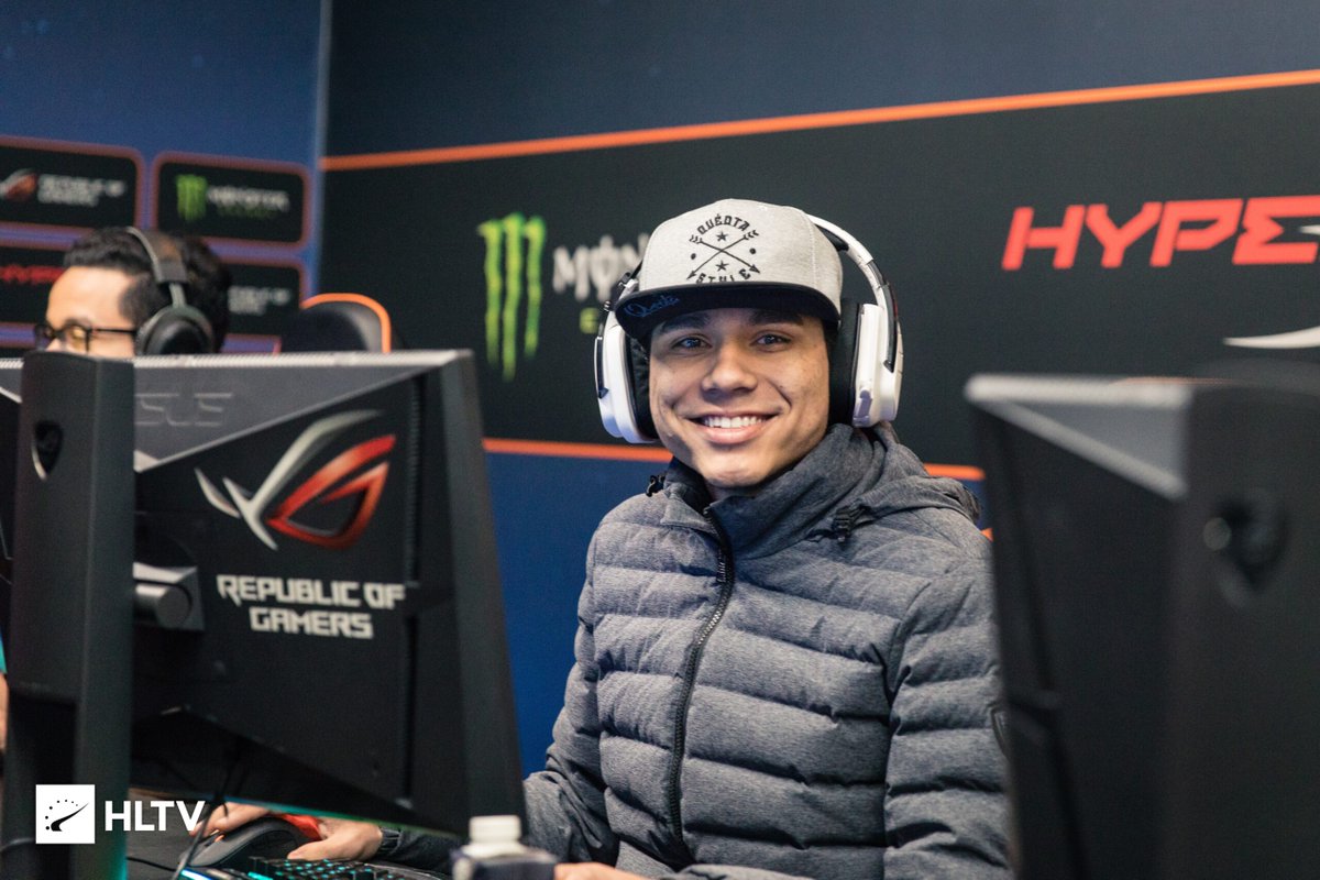 PATRO NOVO NA STREAM + REDONDO!!! COLA

twitch.tv/henriquehen1