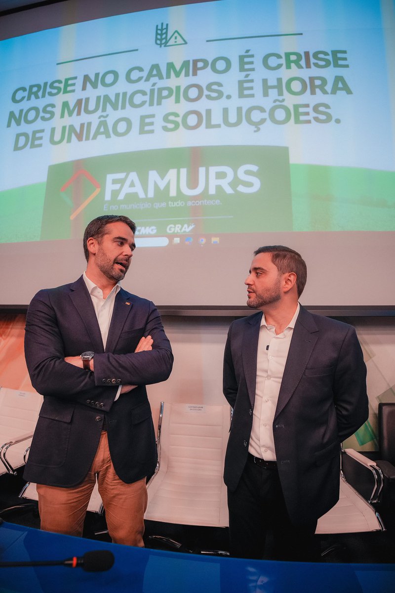 O agro gaúcho enfrenta uma situação extremamente difícil, com secas, enchentes e perdas de safra que ameaçam a sobrevivência de muitos produtores. Hoje, ao lado do governador <a href="/EduardoLeite_/">Eduardo Leite</a> e de prefeitos de várias regiões do RS, participei de uma mobilização na <a href="/Famurs/">Famurs</a> por