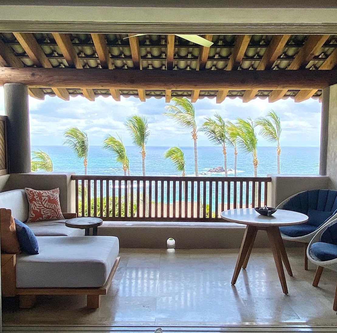 taraceagroup's tweet image. Sometimes the greatest value is in the ways their team can take care of you in your own sudden time of need.
#FSPuntaMita @FSPuntaMita #DreamWithFS  #mexico #virtuoso #TaraceaFurniture . 

Via Amy Moore | Luxe Traveler Club instagram.com/luxeamy/
@luxe_traveler