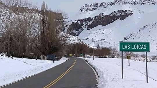 Vecinos de Las Loicas con nieve y sin luz desde el domingo 

#nevadas #lasloicas #malargue #SinLuz  

minutoya.com.ar/nota/192690-ve…