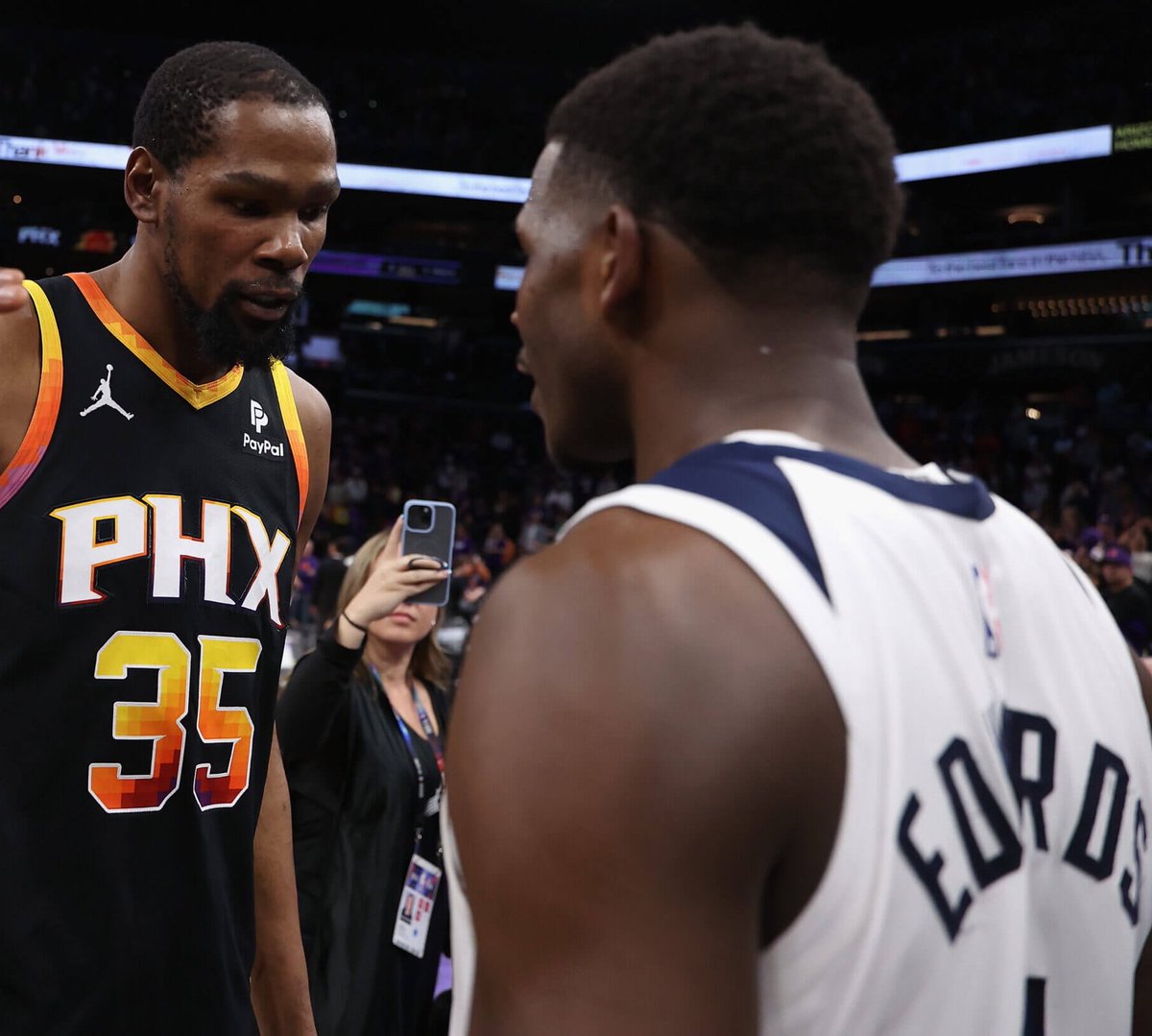 esidery's tweet photo. Kevin Durant has no desire to end up on the Timberwolves, per @ShamsCharania.

Durant wants ultimately to be on the Heat, Rockets or Spurs.

Minnesota has been the most aggressive team in pursuit of Durant up to this point. https://t.co/3WjtJMAY6I