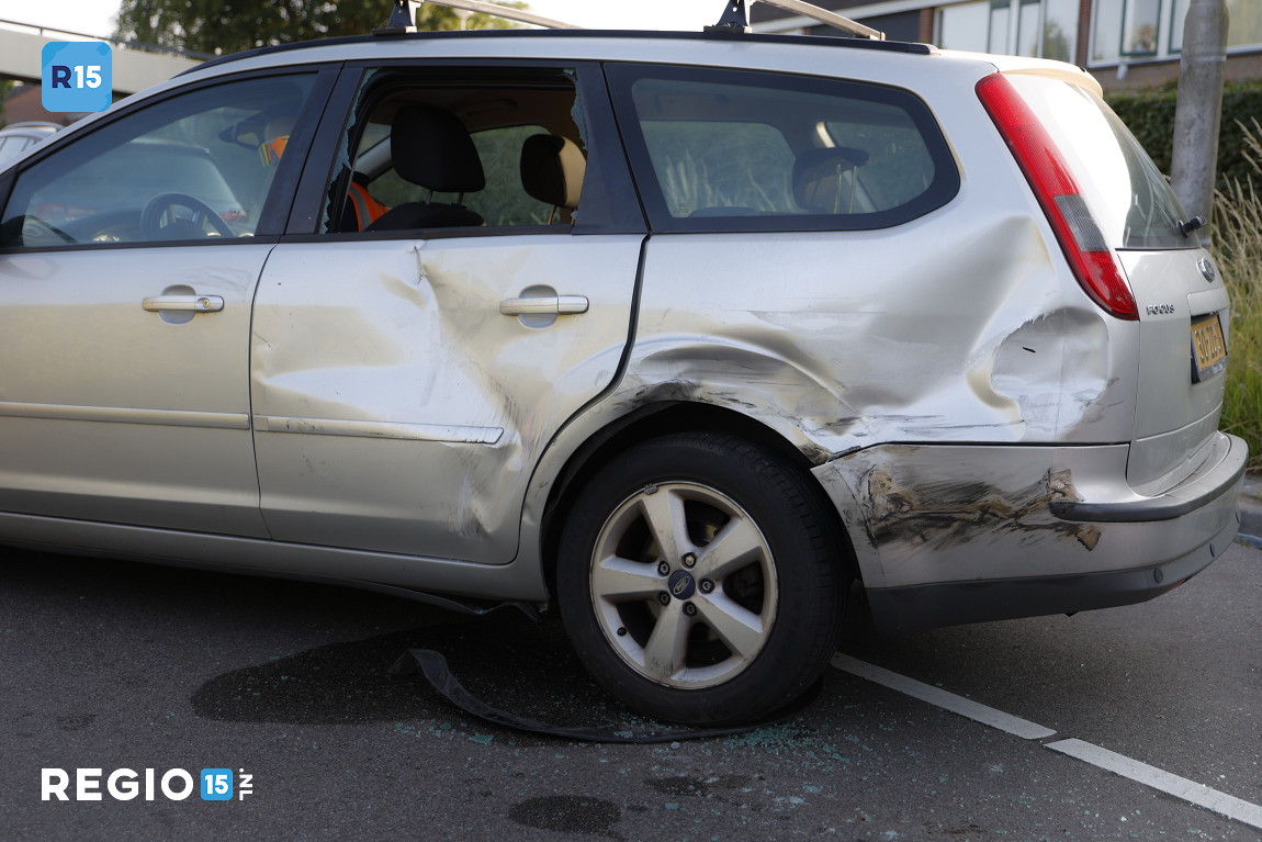 Alcomobilist botst tegen geparkeerde auto op de Meerzichtlaan in #Zoetermeer regio15.nl/nieuws/ongeval…