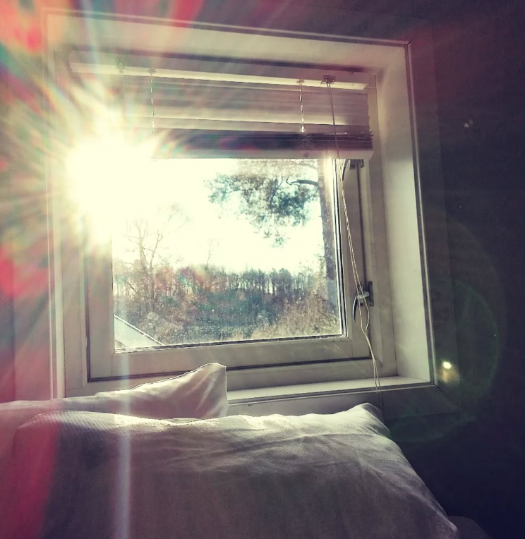 BreveDicha's tweet photo. The Sun kept stooping—stooping—low!

Deeper and deeper grew the stain
Upon the window pane—

 Charged—from my chimney corner—
 But Nobody was there!

Emily Dickinson
(1830 - 1886)

#PoetryForAChange https://t.co/MtswNArtFg