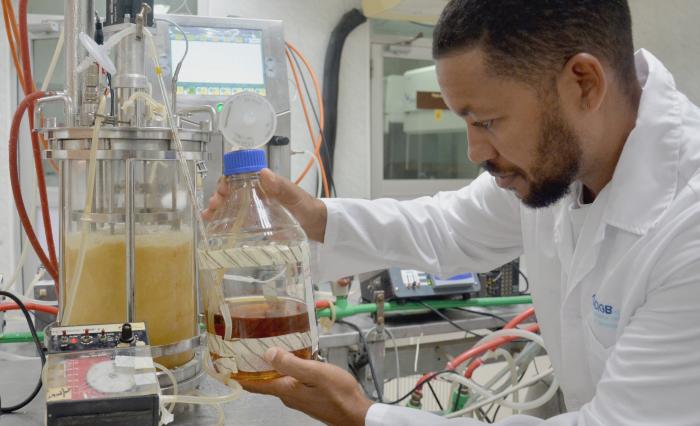 🇨🇺 En el #DíaInternacionaldelaBiotecnología felicitamos desde el <a href="/MINSAPCuba/">Ministerio de Salud Pública de Cuba</a> a quienes han hecho posible en #Cuba el desarrollo de una obra extraordinaria en ese campo.
Gracias a nuestros científicos, técnicos y trabajadores del sector por su hacer incansable.