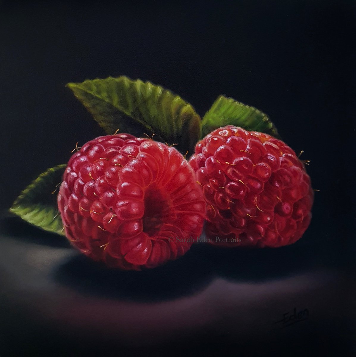 Another little raspberry piece finished today  and as per usual, I'm struggling for a title. Does anyone have any suggestions?

Oil on board, 8 x 8"

This will shortly be available through Signet Contemporary ART Chelsea

#stilllife #raspberries #fruitstilllife #stilllifepainting