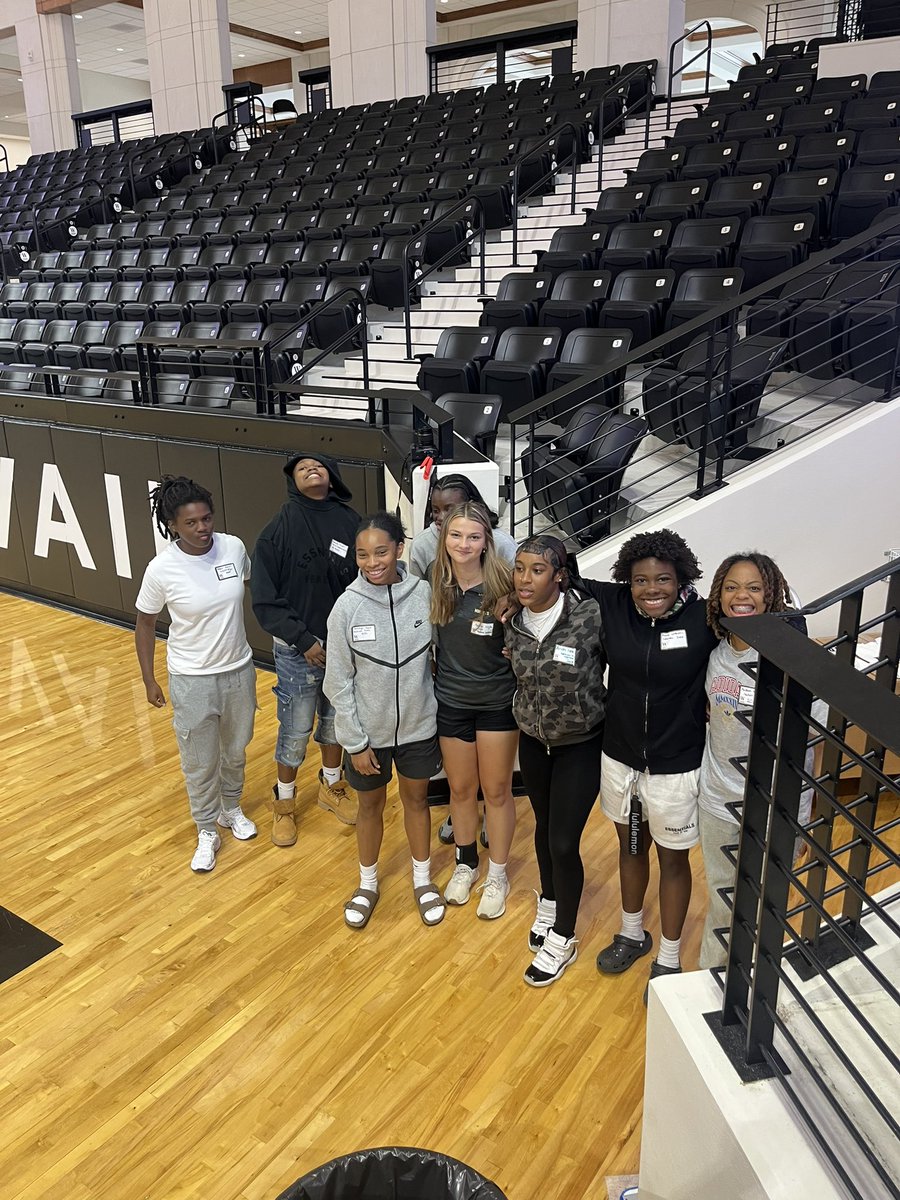 mara2tuff's tweet photo. @WoffordwbbM #carolinahornetsdaywaffordway @Assist_U_ @carolinahornets https://t.co/woHmxp5ooO