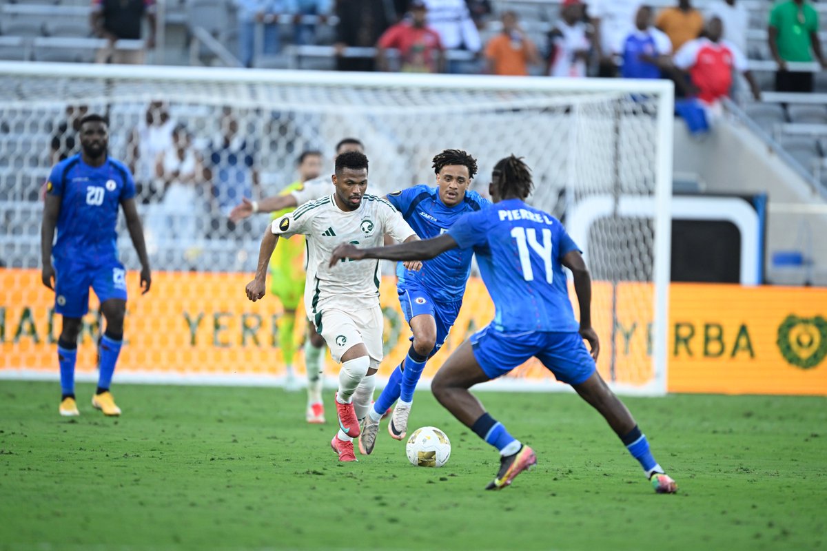 escuchaz's tweet photo. @GoldCup  inició este fin de semana teniendo como sedes a Estados Unidos y Canadá. 

El día de hoy continua con dos partidos del Grupo C: 
Panamá vs. Guadalupe 
Jamaica vs. Guatemala

La gran final se jugará el domingo 6 de julio en Houston
✍🏽Montse Huerta 
@SnapdragonStdm https://t.co/GxQ1CH2547