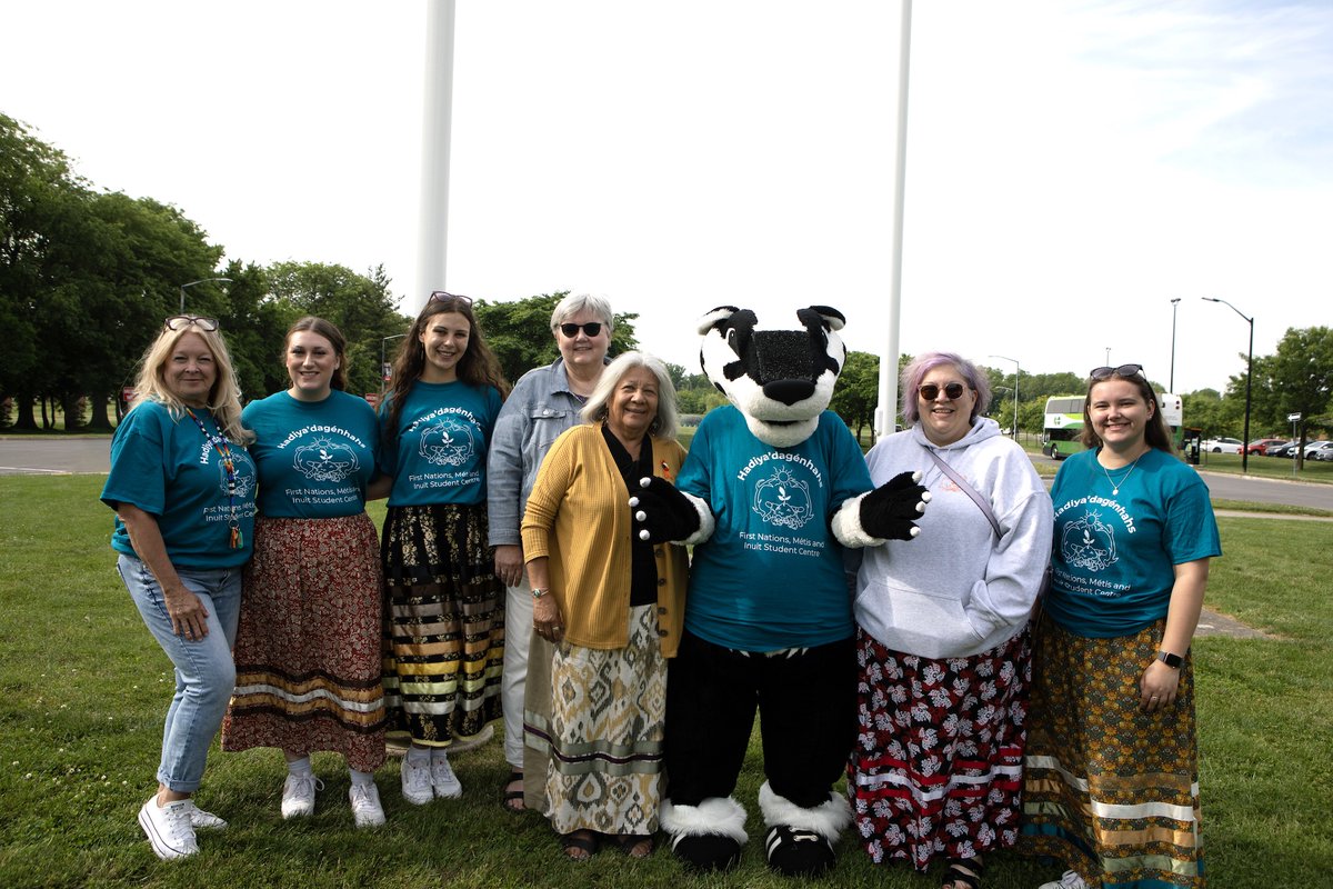 This week is Indigenous Peoples Awareness Week at #BrockU. IPAW, hosted by the Hadiya’dagénhahs First Nations, Métis and Inuit Student Centre will offer more than 18 workshops, demonstrations and guest presentations. 

Learn more  ➡️ loom.ly/QfkH7VM