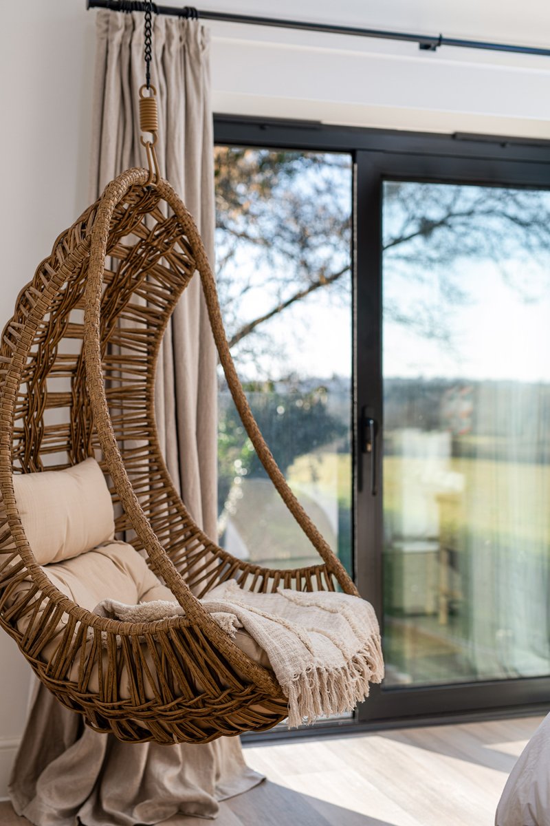 CookswoodEstate's tweet photo. A perfect place to unwind, in nature and simplicity. 🏡 #CountrysideCalm #SunlitSpaces #InteriorInspiration https://t.co/ZKAgPSQnWS