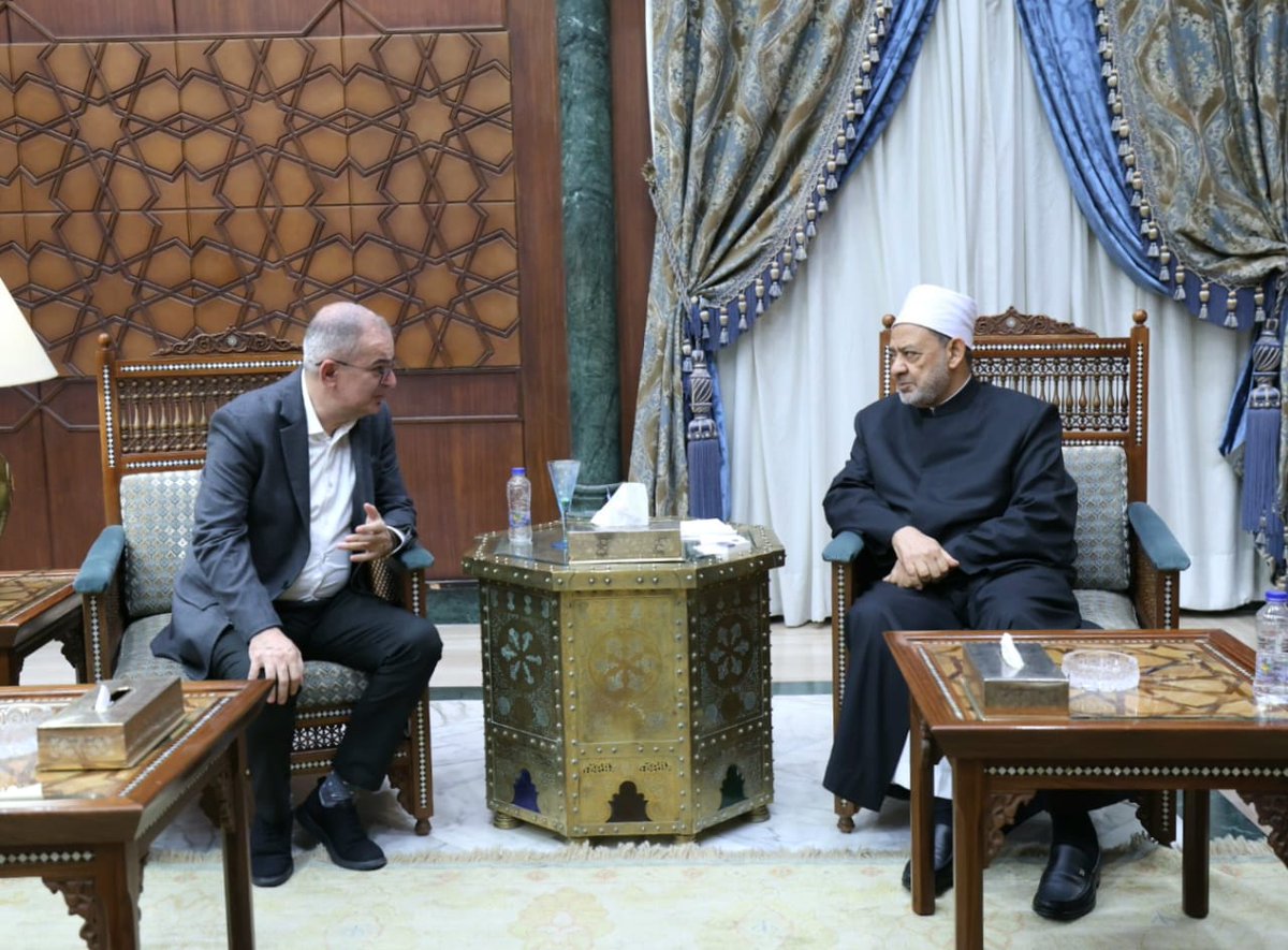 TonyKhalifeh's tweet photo. تشرفت بزيارتي لفضيلة شيخ الأزهر الشريف الإمام الأكبر الدكتور أحمد الطيب في مقره في القاهرة.. شخصية لا تتكرر. https://t.co/xuMEbuM9Hz
