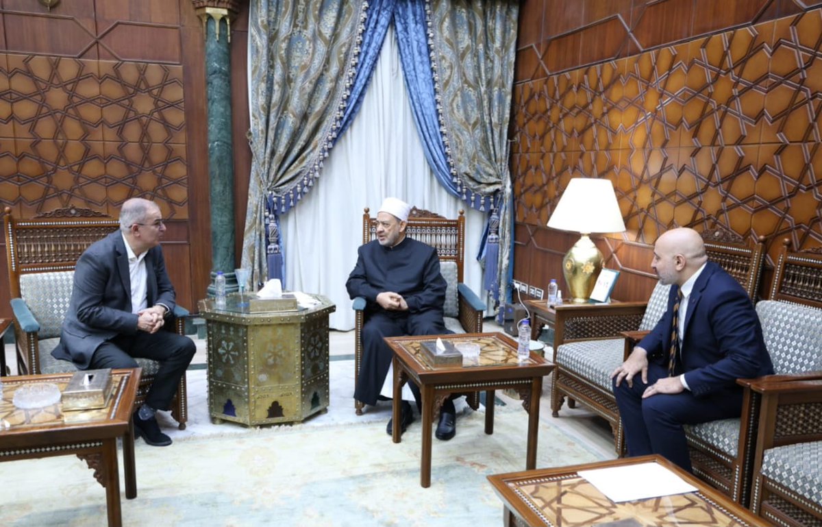 TonyKhalifeh's tweet photo. تشرفت بزيارتي لفضيلة شيخ الأزهر الشريف الإمام الأكبر الدكتور أحمد الطيب في مقره في القاهرة.. شخصية لا تتكرر. https://t.co/xuMEbuM9Hz