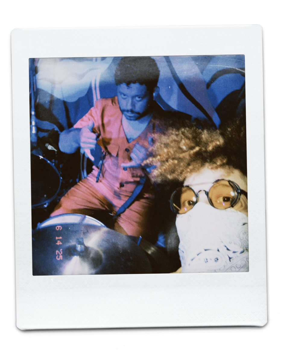 amamos tocar em casa, valheu por tanta energia de cada um que colou no <Café com Arte>. ansiosos pelos próximos encontros! 💛💥

<sigam ouvindo OutroPolo>

📸 Raiane Coutinho