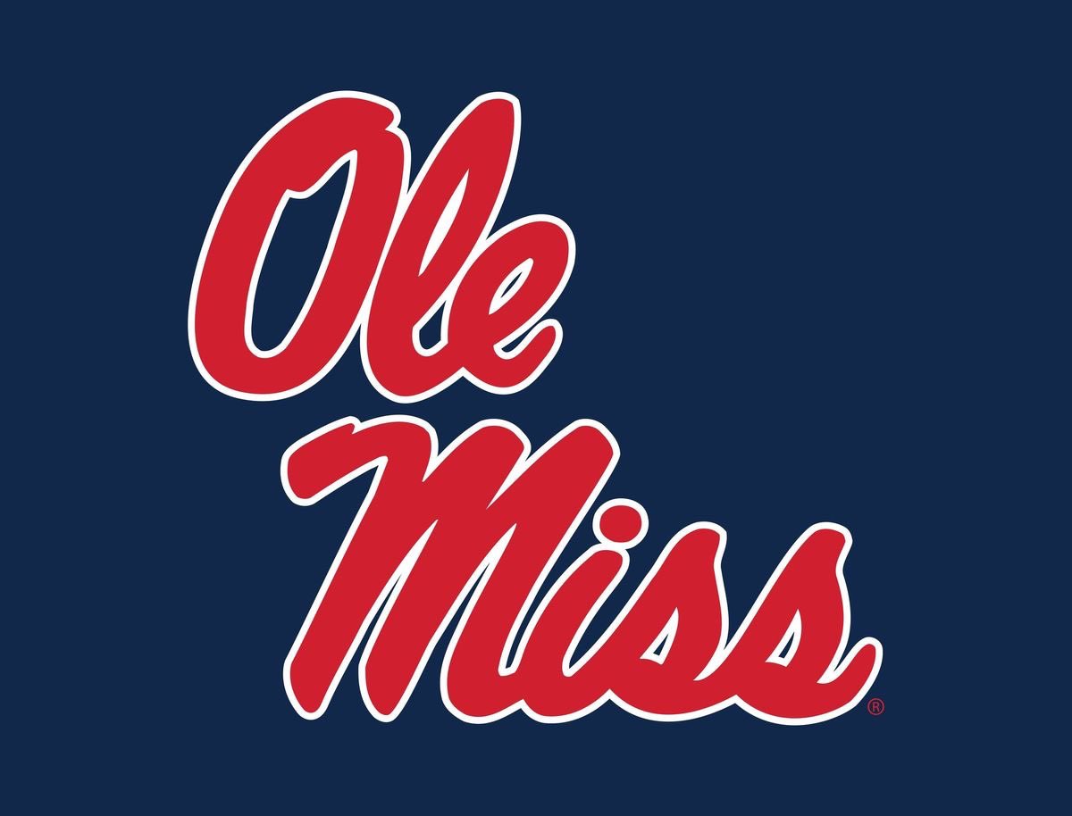 JAMARTHOMP2027's tweet image. Woww!!!!! Extremely blessed to receive an offer from ole mis 🦈🦈 #allglorytogod @CoachDylanPotts @iCoachNash @FlaHSFootball @EraPrep @JerryRecruiting @CraigHaubert @ChadSimmons_