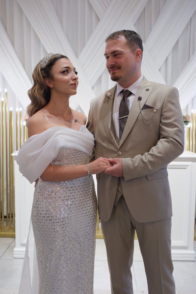 Bekleyelim de geçsin yıllar 🥹💘