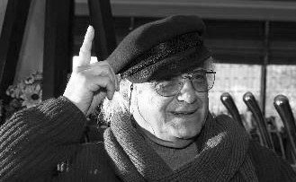 "O sözler ki
bir kere çıkmıştır ağzımızdan
Uğrunda asılırız"

Attila İlhan 15.06.1925

Türk şiirinin en yücelerinden, Türk solunun mümtaz temsicisi Türk milliyetçisi bilge/şairi 100. doğum yılında saygıyla anıyorum.

Ruhu şad olsun.