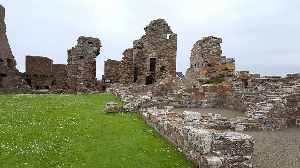 NZAllison's tweet image. A miscelleny of pix here, including Old Man of Hoy on the way into Stromness and the Earl's Castle remains at Birsay. This island, like Skye, has the most amazing collection of crafts people.  The landscape is like the Waikato, with gentle rolling green hills.
#Orkney