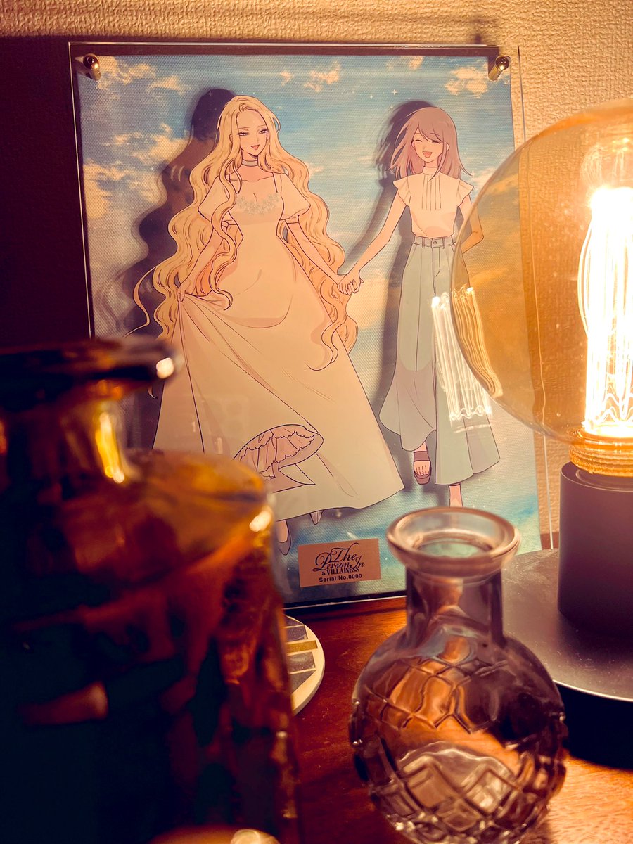 間接照明に照らされるレミエミレイヤードグラフ、2人の影ができて大変