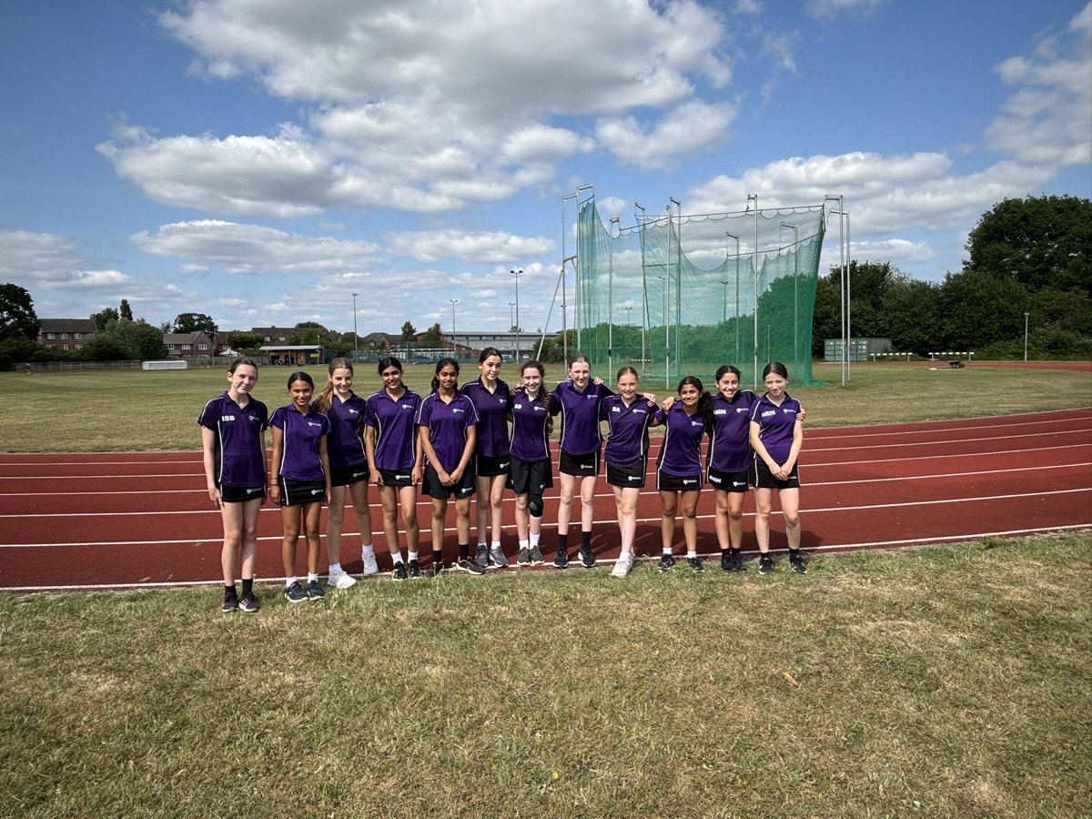 It was our U12’s turn tonight at the Super 6’s. We had 2 teams taking on the 6 events, all giving their best in the heat and enjoying the competition! Results to follow 💫 #SGGSsport