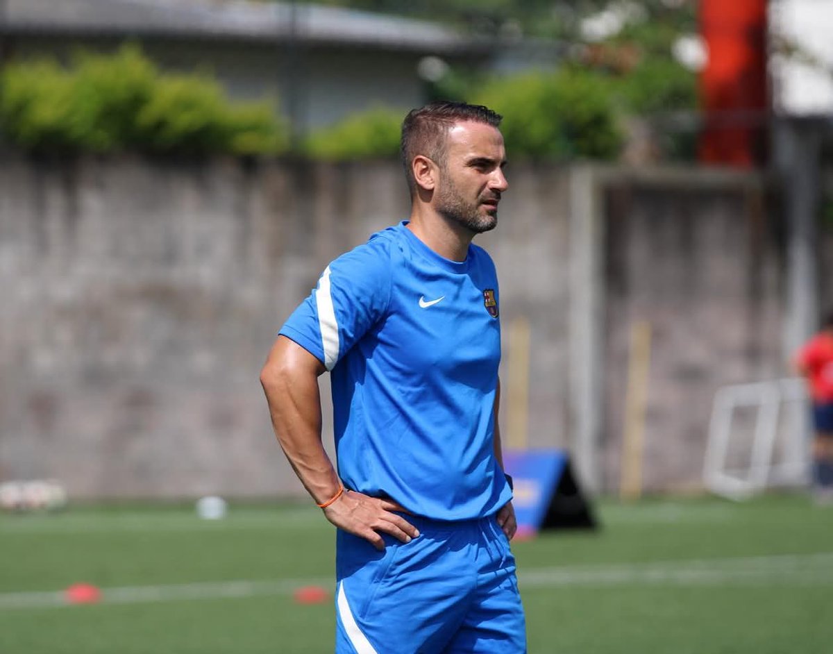 DANI ROSA és el nou entrenador de la <a href="/uesants/">UE Sants</a> per la temporada 25/26, tal com ha confirmat el president Joan Forcadell al <a href="/D3Esportiu/">Districte Esportiu</a>.

Format a la Damm, compta amb experiència a Badalona, Jàbac i Guineueta, on va entrenar el 1r equip durant la segona volta a Primera Catalana.