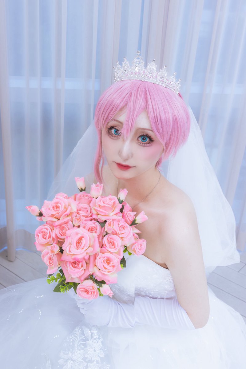 中野 一花 
나카노 이치카

곤란해지면 이 이치카 누님한테 의논해,
                                   왠지 재미있을 거 같거든.

#五等分の花嫁 #中野一花 #IchikaNakano 
#5등분의신부 #나카노_이치카 #이치카