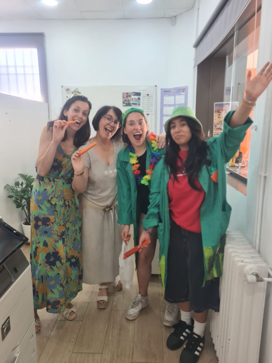 Ja tenim els tres primers guanyadors de la #beanrace , una cursa disputadissima. L'equip del PAS, 4tC i I3C són els guanyadors... Ara han de pensar el premi no material i compartit #escolessostenibles @escolesxesc <a href="/esenred21/">ESenRED</a>